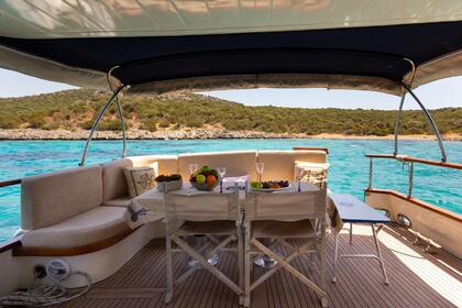 Évasion à Bodrum | Bateau Privé avec Équipage et Flybridge - Trawler
