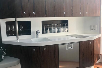 ELEGANZ IN IHRER VOLLEN BLÜTE