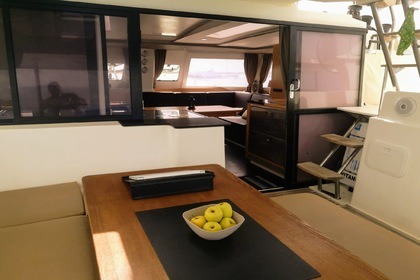 Catamarán "VITANBLUE" Helia 44.