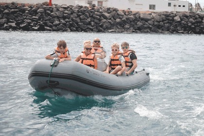 Bateau à moteur Voodoo Child à louer avec permis à Tenerife