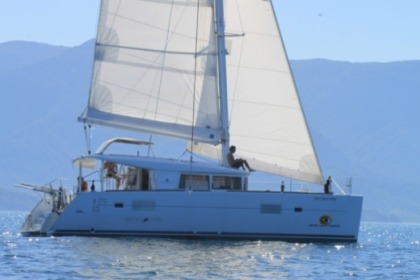 Hire Catamaran Lagoon Lagoon 400 S2 Jacuecanga