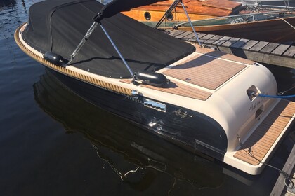 Hire Motorboat Liberty Tender 590 Almere