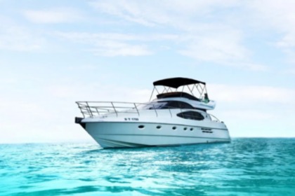 Hire Motorboat Azimut 52ft Dubai