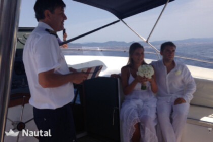 Alugue este iate para conhecer Menorca e suas prai