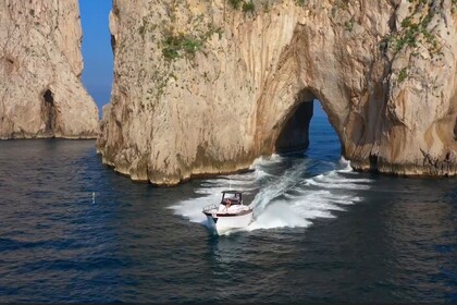 Hire Motorboat Gozzo Mimi Libeccio 32WA Positano