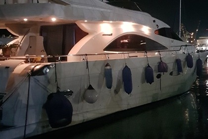Noleggio Yacht a motore Astondoa Flybridge 66 piedi La Spezia