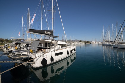 Charter Catamaran Lagoon Lagoon 40 Lefkada