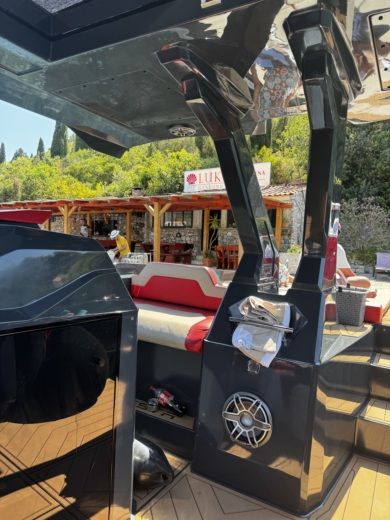 Dubrownik Motorboat Alesta Marine Raptor alt tag text