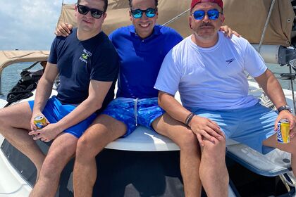 Navega con confort. Alquila precioso catamarán en Cartagena de Indias