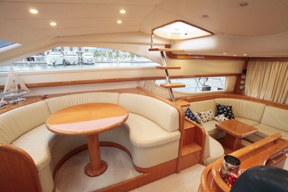 Prachtig Uniesse 55 Fly-jacht