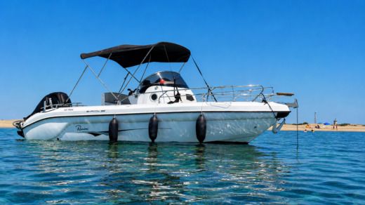 Motorboot in La Grande Motte