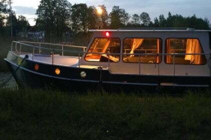 Czarter Łódź motorowa Barkas 900 Giżycko