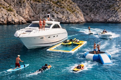 Noleggio Yacht a motore Sunseeker Predator 68 Marbella