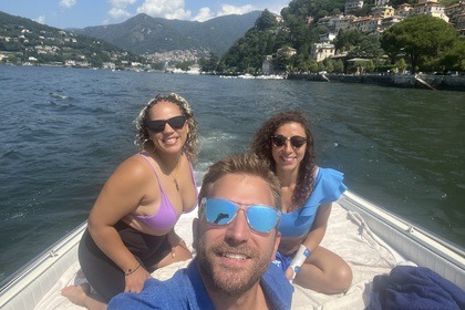 Como Lake Boat Ride with skipper