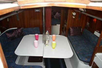 Baberis 29 Show / Vintage sailboat for daily or weekly charter with or without captain from Vrboska on island Hvar