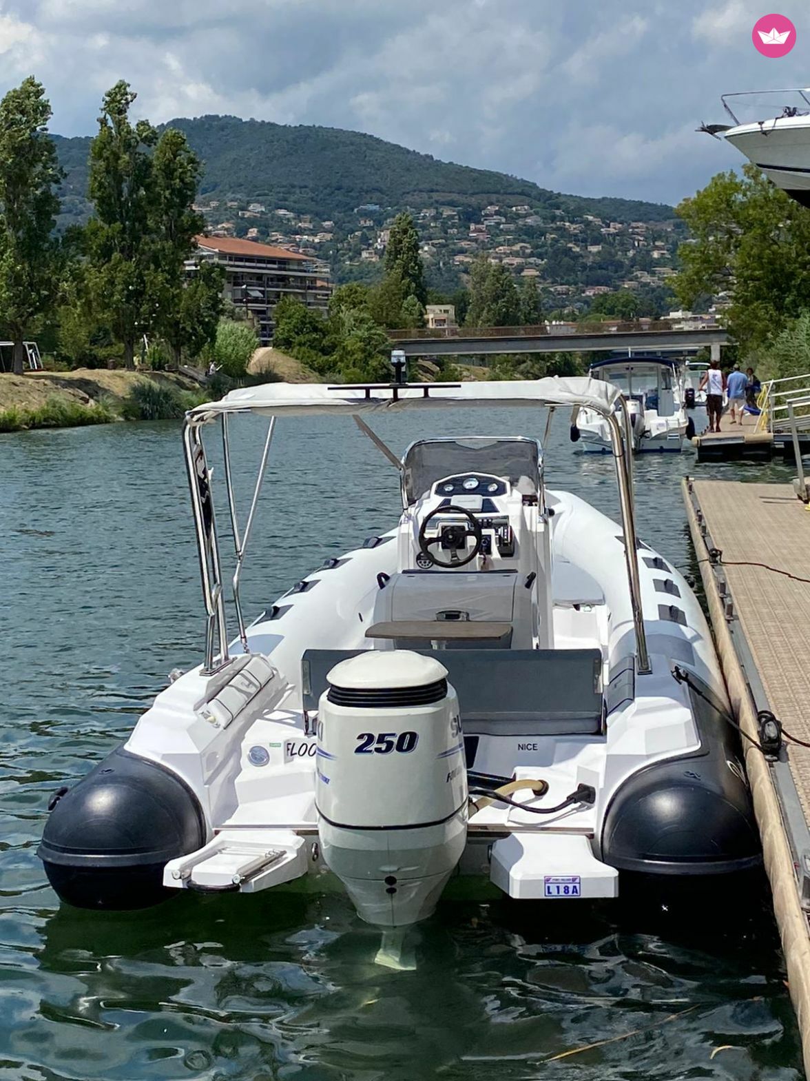 Semi-rigide Ranieri Cayman 26 Sport Touring 250cv 3
