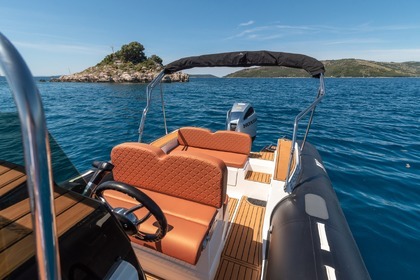 Hyra båt Motorbåt Tiger Marine 740 Pro Line Split