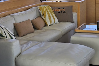 LAGOON 630 MY con tripulación