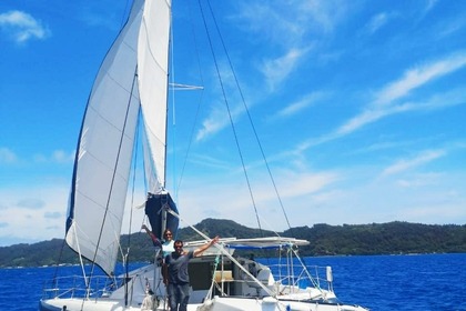 Catamaran aux Gambier