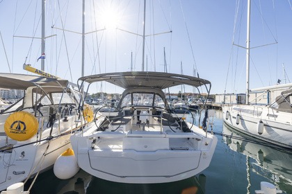 Hyra båt Segelbåt Dufour Yachts Dufour 37 - 3 cab. Trogir