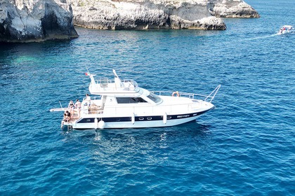 Hire Motorboat COMAR CLANSCHIP 42 FB Catania