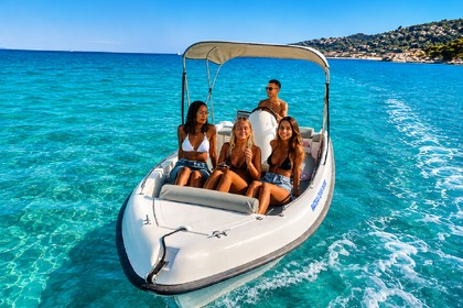 Location Bateau sans permis  KAREL V Saint-Laurent-du-Var