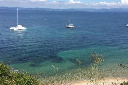 Porquerolles en Catamaran a voiles