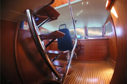 Alquiler de yate de lujo transoceánico.