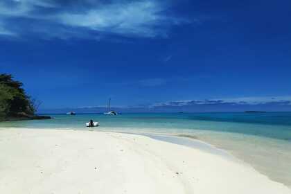 Catamaran aux Gambier