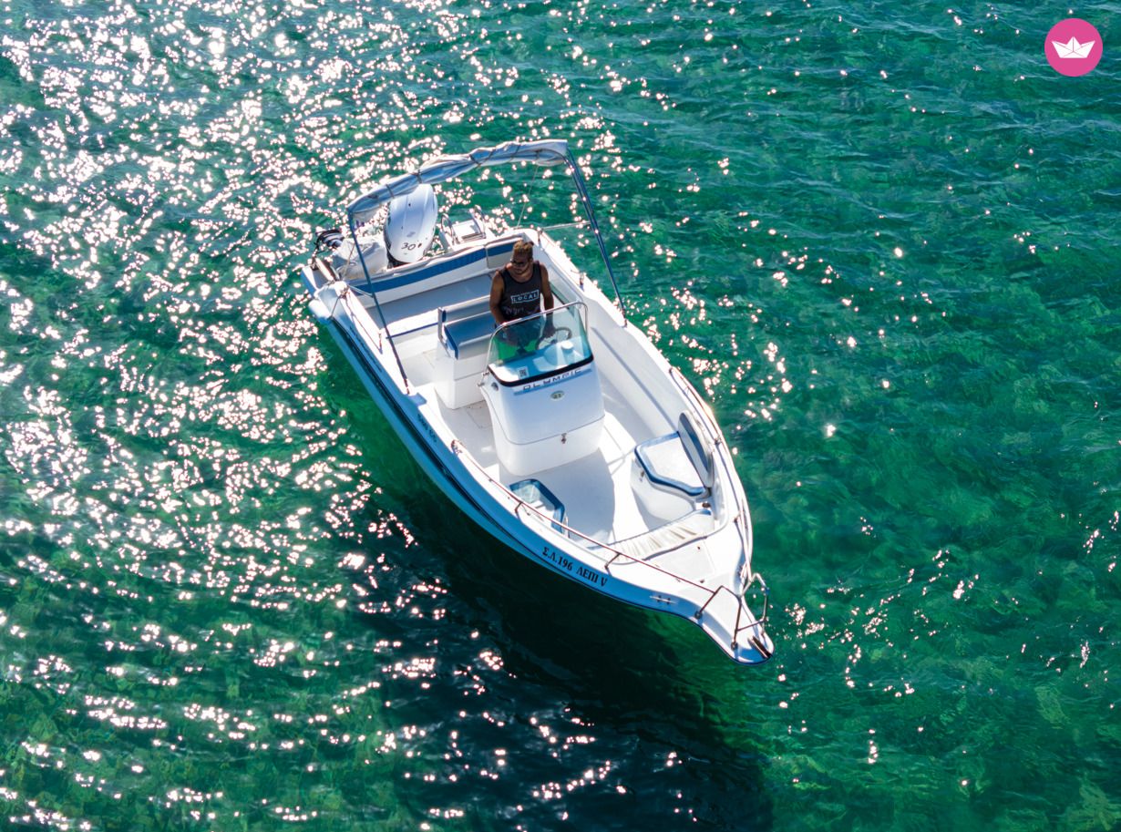 Bateau à moteur Olympic 580cc 30cv 2