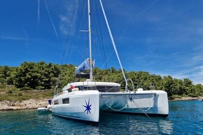 Descubre el lujo y la comodidad a bordo de nuestro LAGOON 50 (2022)