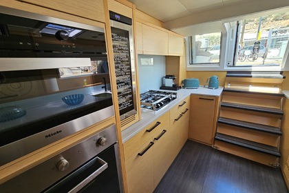 LAGOON 630 MY con tripulación