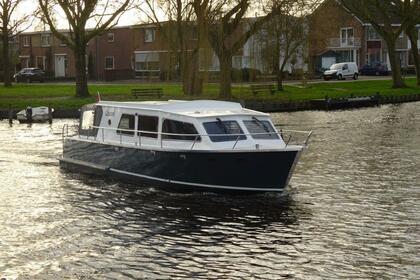 Rental Houseboat IJssel Elite Bege 980 OK Sneek