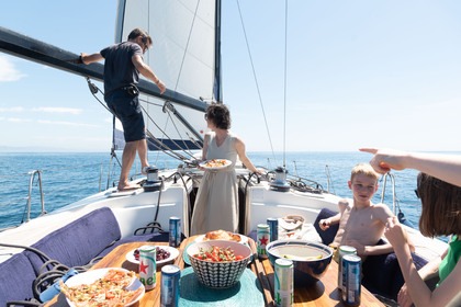 Magnífico velero para unas vacaciones de ensueño por Barcelona