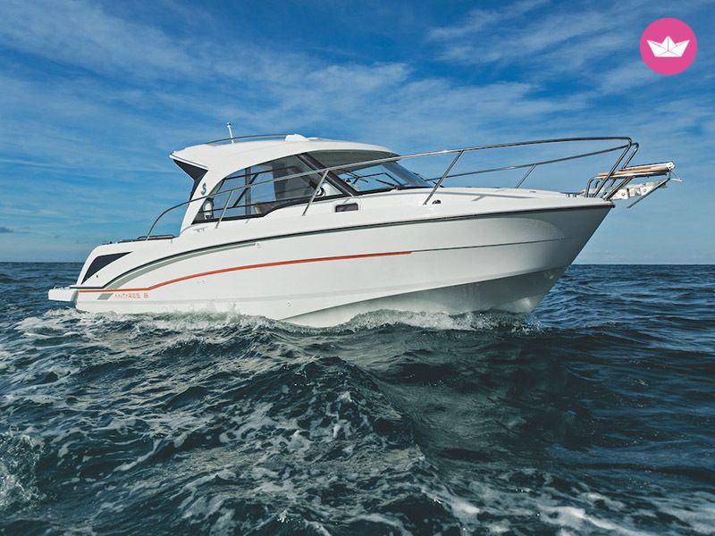 Bateau à moteur Beneteau Antares 8 OB 250cv