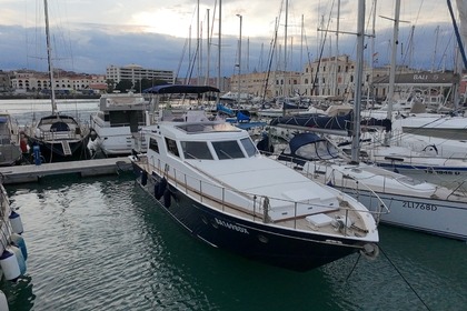 Verhuur Motorboot Canados 45 fly Siracusa