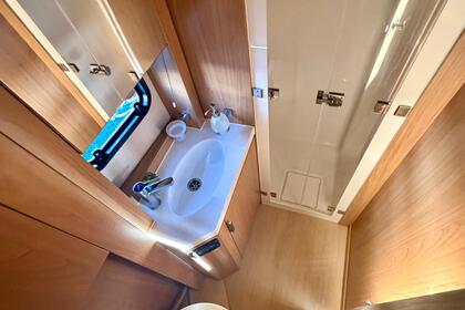 Hyra båt Katamaran Catana Group Bali 4.6 - 5 + 2 cab. Općina Primošten