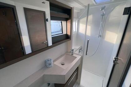 Descubre el lujo y la comodidad a bordo de nuestro LAGOON 50 (2022)