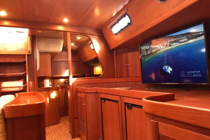 Disfruta del mar desde Barcelona en un gran velero