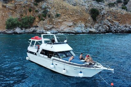 Hire Motorboat Hatteras 47 Georgioupoli