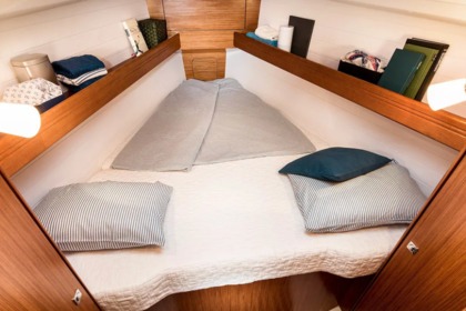 Descubra Rúgia e sua costa em um veleiro Bavaria