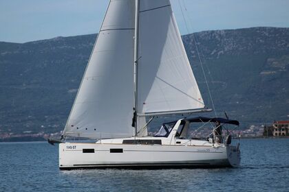 Miete Segelboot BENETEAU OCEANIS 35 Split