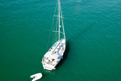 Rental Sailboat Beneteau Cyclades 39.3 Albufeira