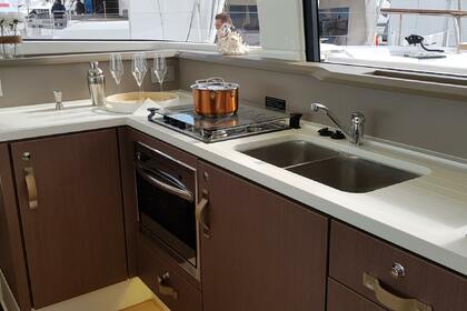 BALI 4.3 MY  (CATAMARAN DE MOTOR)