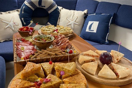 Luxury & comfort aboard our super motor boat