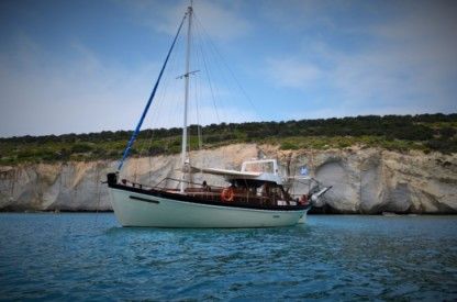 Charter Catamaran Traditional Wooden Boat Zephyros Milos