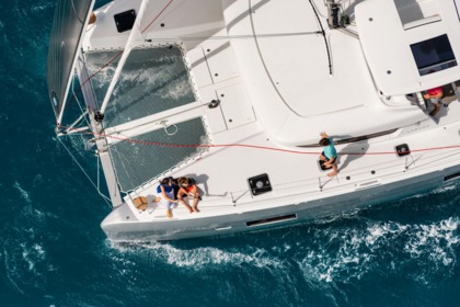 Charter Catamaran Lagoon 42 Castiglioncello