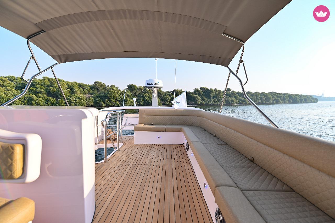 Czarteruj Ferretti 55