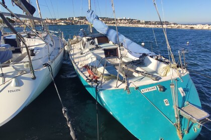 Charter Sailboat Joubert et Nivelt Sélection 37 Marseille