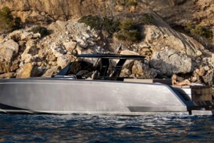 Charter Motorboat Pardo 50 Saint-Tropez